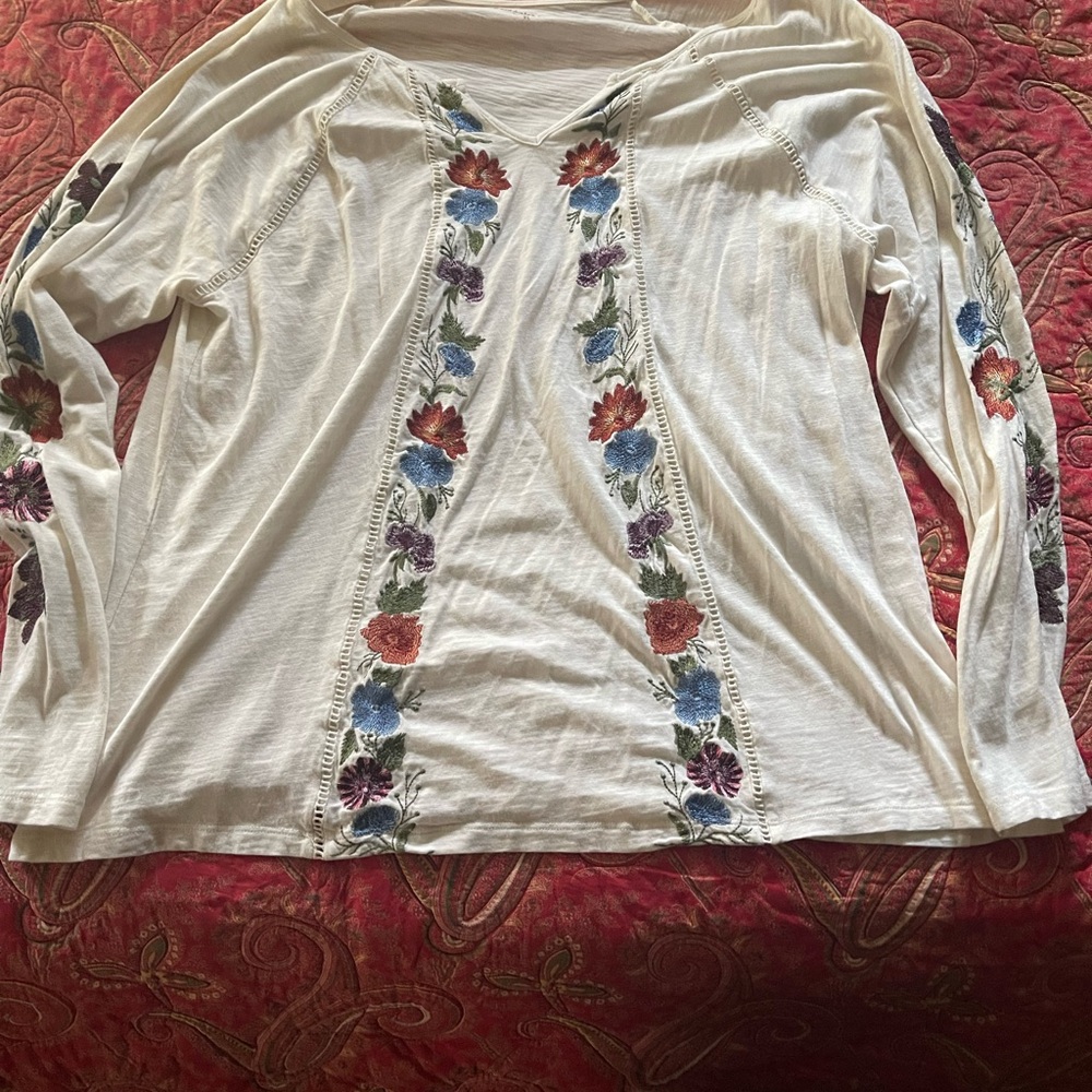 Coldwater Creek White Floral Embroidered Long Sleeve Top